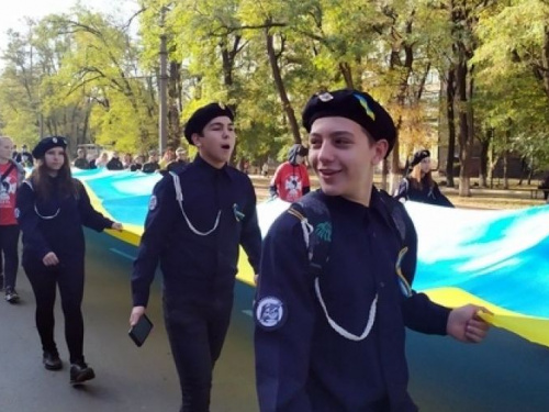 День защитника Украины Авдеевка отметила торжественным шествием и митингом у памятника Шевченко