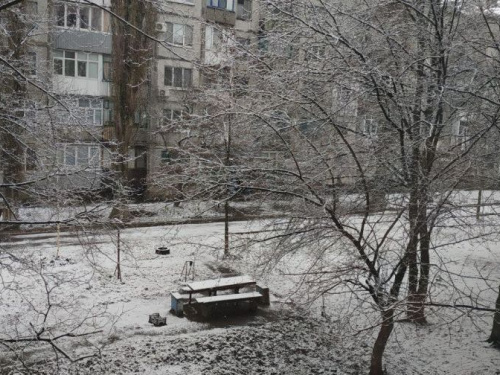 ФОТОФАКТ. Погодный сюрприз: Авдеевка укрылась снежным покрывалом