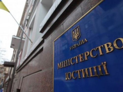 На жилье должников за коммуналку будут накладывать арест
