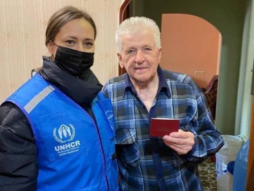 Команда «Пролиска-Авдеевка» помогла двум жителям, получившим ранения, установить стату инвалида войны