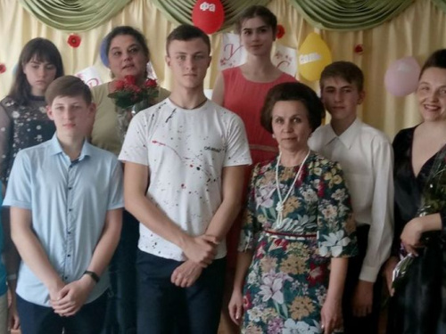 В Авдеевке состоялся юбилейный музыкальный выпуск (ФОТО)