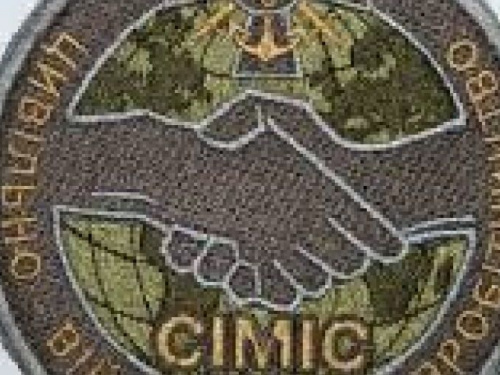 "Симики" доставили книги   в школы прифронтовой Авдеевки