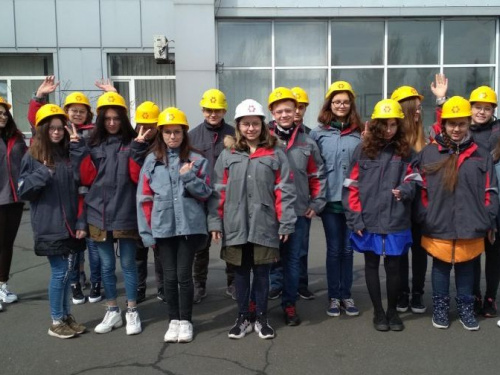 Школьники Авдеевки побывали на АКХЗ (ФОТО)