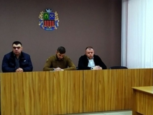 В Авдеевке рабочая неделя началась с традиционного оперативного совещания в ВГА