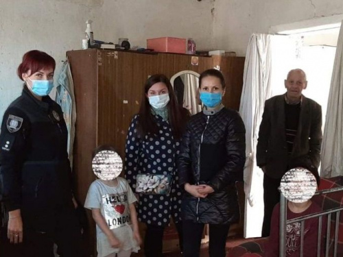 Городские соцслужбы помогают семьям, оказавшимся в сложных обстоятельствах