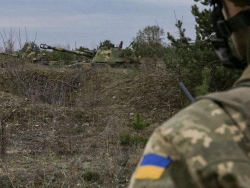 Защитников Авдеевки вчера обстреляли четыре раза 