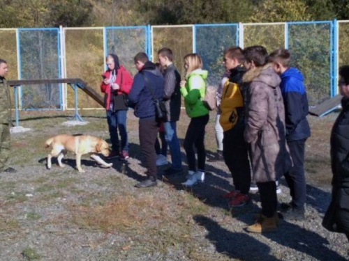 Авдеевские школьники попали в главный офис полиции Донетчины (ФОТО)