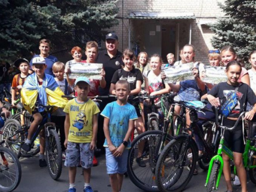 Полиция обеспечивает безопасность во время праздничных мероприятий в прифронтовой Авдеевке (ФОТО)