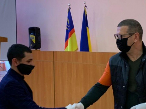 Народный депутат Муса Магомедов поддерживает талантливых школьников