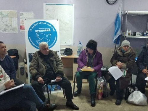 Жители Авдеевки и переселенцы говорили о разрушенном обстрелами жилье (ФОТО)