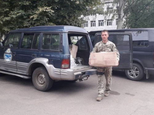 Авдеевские "симики" не оставляют без помощи мирных жителей (ФОТО)