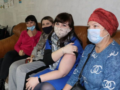 С вакцинацией к коллективному иммунитету: на АКХЗ продолжается иммунизация сотрудников