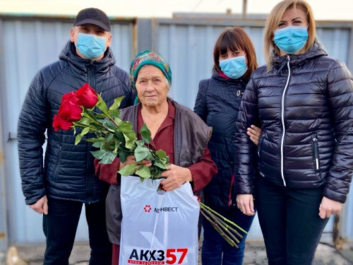 Авдеевские коксохимики поздравили с 90-летним юбилеем ветерана предприятия