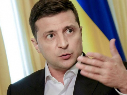 Президент озвучил первый из пяти вопросов всеукраинского опроса 25 октября