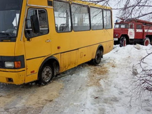 Донеччина: зі снігового полону врятували майже 500 людей