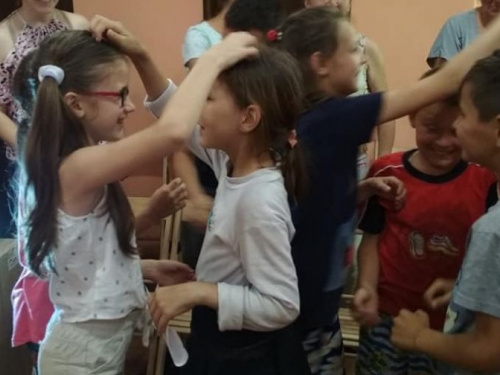 Авдеевские дети устроили праздник для родителей (ФОТО)