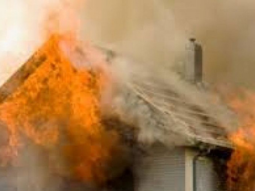 В результате пожара в Ясиноватском районе погиб человек