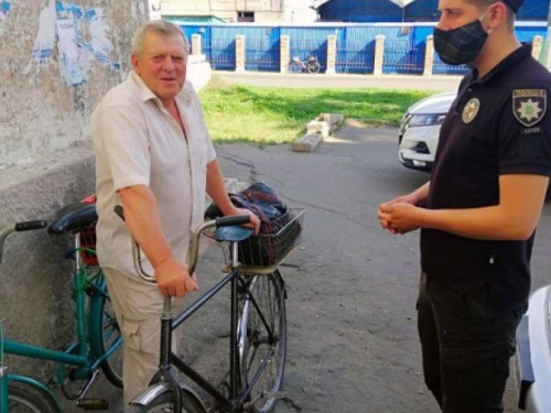 В Авдеевке полицейские напомнили велосипедистам правила дорожного движения