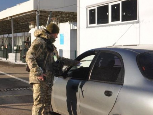 Рождество на донбасских КПВВ: очередей нет только у «Гнутово»