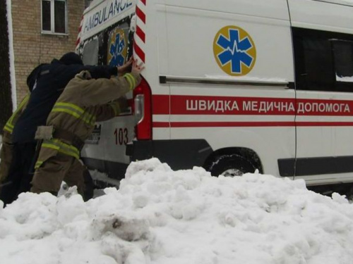 Спасение из снежного плена: подробности и фото из Авдеевки