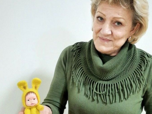Літніх авдіївців залучили до творчої активності: навчалися техниці сухого валяння