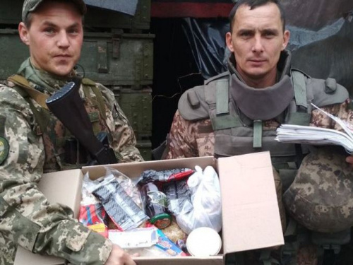Авдеевские "симики" привезли мирным жителям и военным "передачи"  от волонтеров