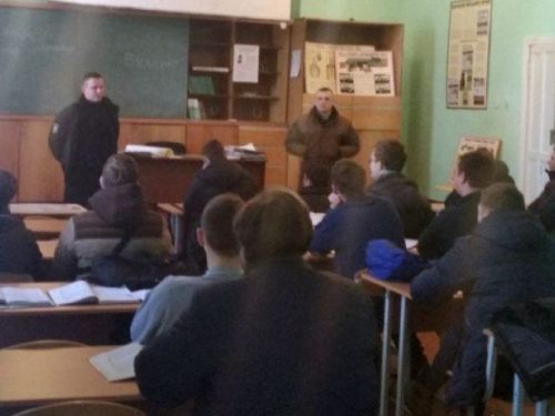 В Авдеевке учили противодействовать издевательствам