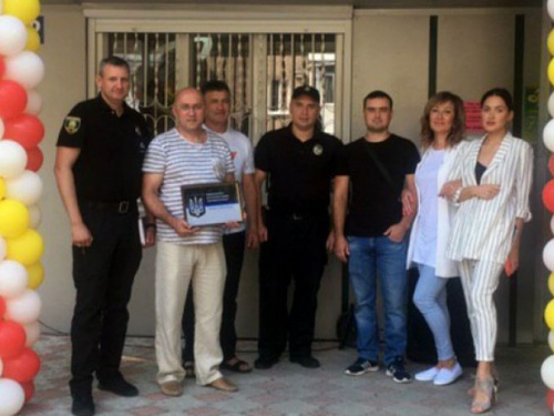 Гастроном в  Авдеевке присоединился к движению "Тонкая синяя линия" (ФОТО)