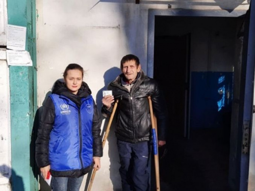 Маломобильному пенсионеру помогли устроиться в интернат