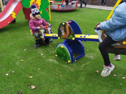 В Авдеевке и близлежащих селах установили несколько игровых площадок (ВИДЕО)