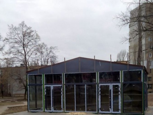 В Авдіївці планують демонтувати незаконно встановлений павільйон для торгівлі
