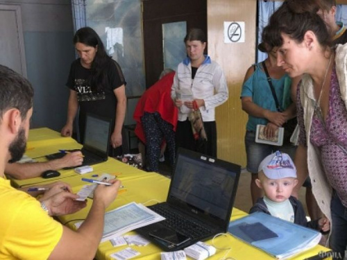 Многодетной семье из Авдеевки помогают продуктами