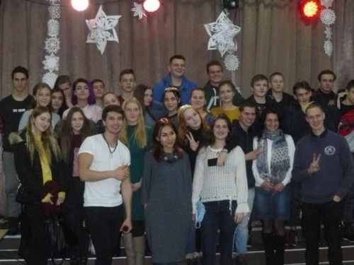 Львівський гурт підкорив Авдіївку дивовижними мантрами, щирістю та незвичайними подарунками (ФОТОРЕПОРТАЖ)