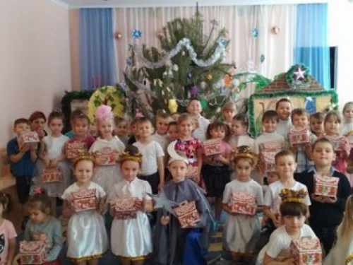 В дошкільних закладах Авдіївки весело проходять зимові свята (ФОТО)