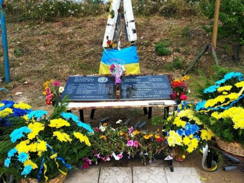 Мемориал у героической Авдеевской промзоны стал больше (ФОТО)