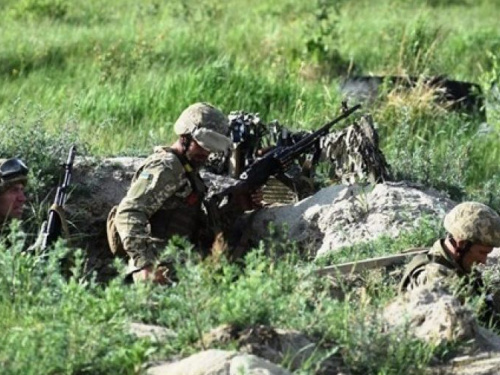 На Донбассе за сутки более 40 обстрелов, двое раненых