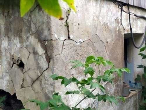 В Авдіївці продовжують обстежувати зруйноване житло