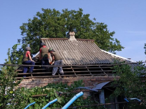 Новые дома, поврежденные обстрелами, восстановили в Авдеевке (ФОТО)