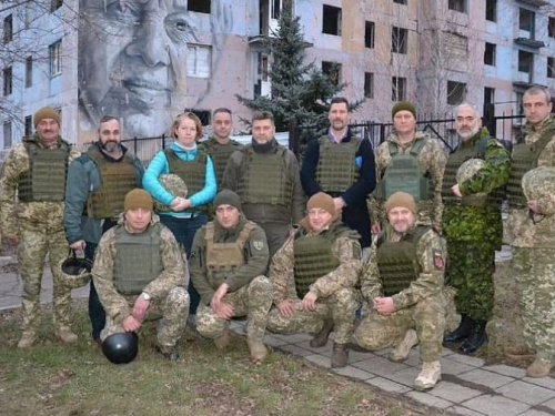 Представители Канады побывали в Авдеевке (ФОТО)