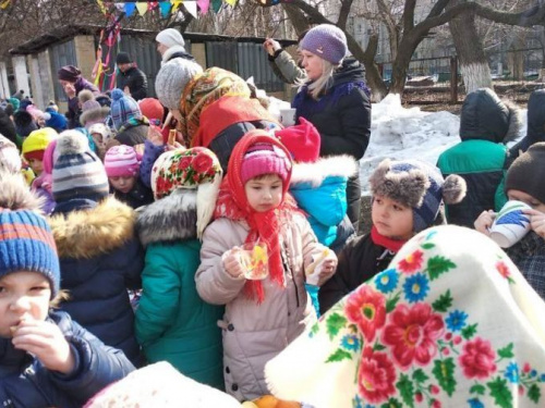 Авдеевские малыши встретили Масленицу (ФОТО)