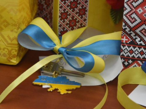 Дети-сироты из  Авдеевки и других городов Донетчины получили  ключи от квартир