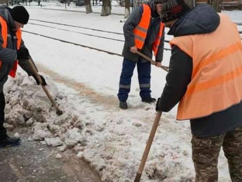 Снегоборьба в Авдеевке (ФОТОФАКТ)