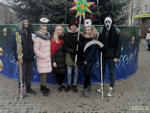 В Авдеевке рой "Степной ветер" поздравил горожан с Рождеством