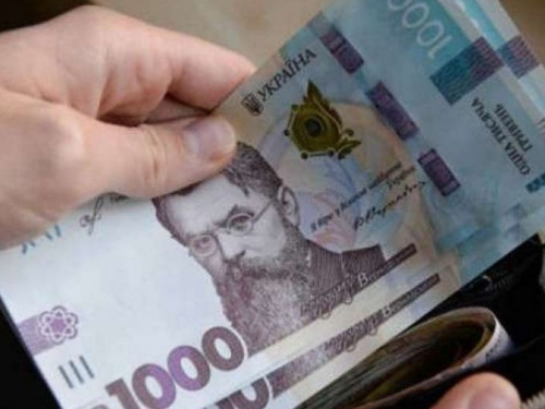 Кабмин повысил зарплаты бюджетникам