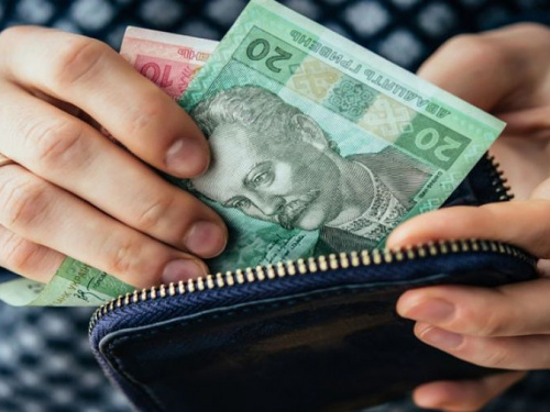 В Раде зарегистрировали законопроект о повышении минимальной зарплаты до 7500 грн