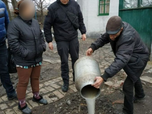 В Авдеевке «накрыли» самогонщиков (ФОТО)