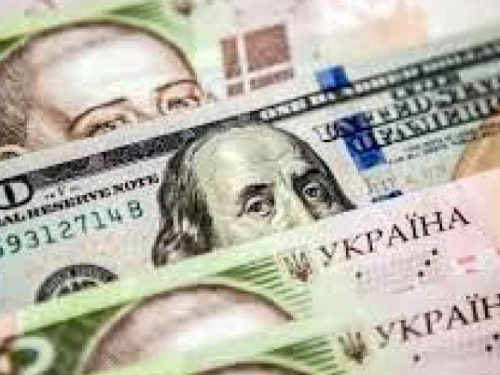 Дуже скоро в терміналах банків можна міняти валюту на гривню 