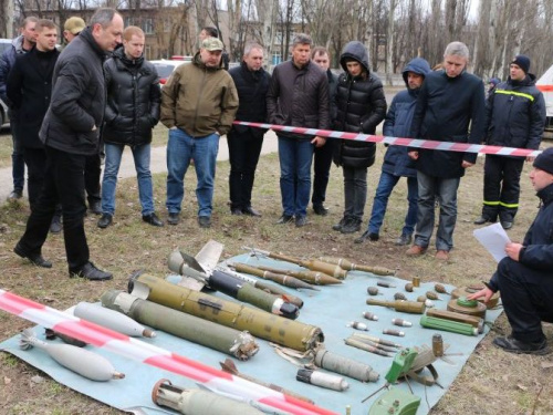 Министерский «десант» убедился в героизме спасателей Авдеевки (ФОТО+ВИДЕО)