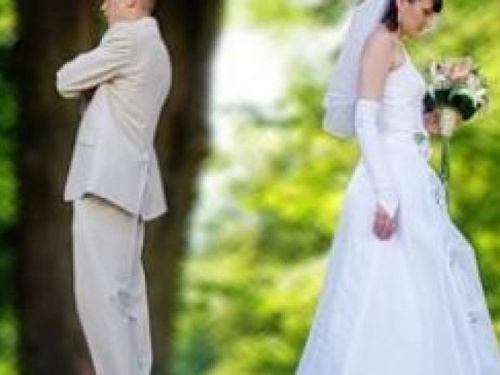 В Авдеевке зарегистрировано равное количество браков и разводов