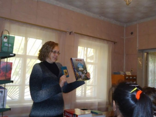 Бумажных «великанов» и «малышей» увидели дети Авдеевки (ФОТО)